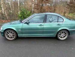 Grün Gebraucht 2000 BMW 323 Limousine | 1.800 € (Guter Preis)