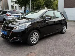 Schwarz Gebraucht 2016 Peugeot 208 Urban Move Kleinwagen | 6.999 € (Fairer Preis)