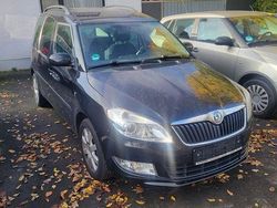 Grau Gebraucht 2011 Skoda Roomster Comfort Van / Kleinbus | 3.900 € (Fairer Preis)