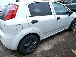 Weiß Gebraucht 2011 Fiat Grande Punto Kleinwagen | 1.800 € (Guter Preis)