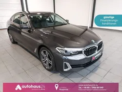 Grau Gebraucht 2021 BMW 530 Luxury Line Limousine | 31.890 €