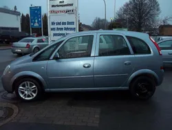 Schwarz Gebraucht 2005 Opel Meriva Edition Van / Kleinbus | 3.550 €