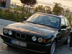 Schwarz Gebraucht 1990 BMW 520 Limousine | 9.000 €