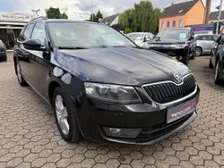 Schwarz Gebraucht 2014 Skoda Octavia Elegance Kombi | 6.700 € (Guter Preis)