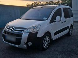 Weiß Gebraucht 2010 Citroën Berlingo XTR Van / Kleinbus | 3.400 € (Teuer)