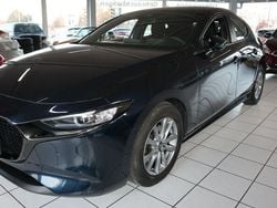 Deep crystal blue Gebraucht 2019 Mazda 3 Limousine | 18.410 € (Fairer Preis)
