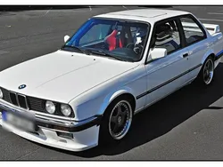 Weiß Gebraucht 1986 BMW 325 Limousine | 23.000 €