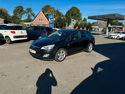Karbonschw graphitschw midnigh Gebraucht 2012 Opel Astra Kombi | 2.499 € (Etwas zu teuer)