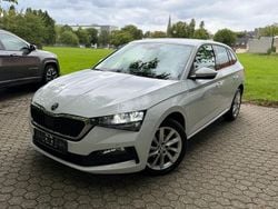 Weiß Gebraucht 2020 Skoda Scala Kleinwagen | 11.499 € (Guter Preis)