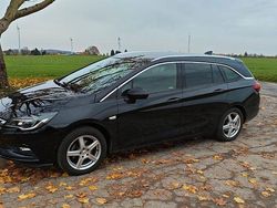 Schwarz Gebraucht 2018 Opel Astra Innovation Kombi | 12.900 € (Etwas zu teuer)