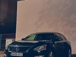 Schwarz Gebraucht 2014 Nissan Altima Limousine | 2.950 €