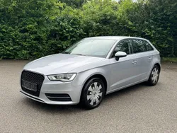 Silber Gebraucht 2014 Audi A3 Attraction Limousine | 13.990 € (Fairer Preis)