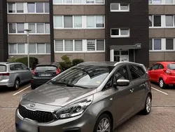 Braun Gebraucht 2016 Kia Carens Van / Kleinbus | 12.500 € (Teuer)