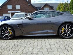 Grau (metallic) Gebraucht 2016 Jaguar F-Type SVR Coupé | 74.900 €