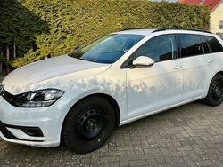 Weiß Gebraucht 2018 VW Golf VII Trendline Kombi | 10.800 € (Guter Preis)