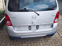 Blau Gebraucht 2004 Opel Agila Kleinwagen | 1.500 €