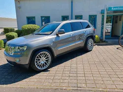 Grau Gebraucht 2012 Jeep Grand Cherokee Overland SUV | 14.999 € (Teuer)