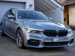 Grau Gebraucht 2019 BMW 530 M Sport Kombi | 26.990 €