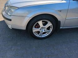 Grau Gebraucht 2004 Ford Mondeo Kombi | 1.500 €