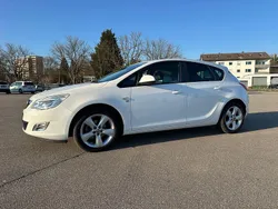 Weiß Gebraucht 2012 Opel Astra Limousine | 5.950 € (Fairer Preis)