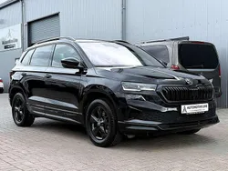 Cerna magic/black magic Gebraucht 2022 Skoda Karoq Sport SUV | 26.490 € (Fairer Preis)