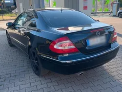 Schwarz Gebraucht 2004 Mercedes CLK240 Avantgarde Coupé | 2.800 € (Teuer)