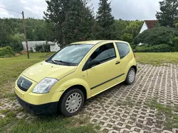Gelb Gebraucht 2006 Citroën C2 Kleinwagen | 900 €