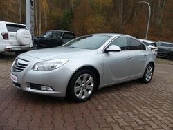 Silber (metallic) Gebraucht 2012 Opel Insignia Limousine | 7.990 € (Etwas zu teuer)