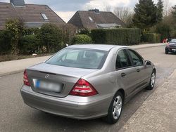 Gold Gebraucht 2004 Mercedes C200 Limousine | 2.500 € (Fairer Preis)