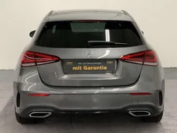 Grau Gebraucht 2020 Mercedes A200 AMG line Limousine | 25.995 € (Etwas zu teuer)