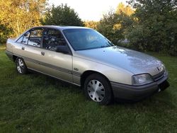 Silber Gebraucht 1987 Opel Omega Limousine | 4.699 €
