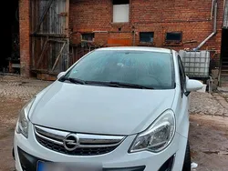 Weiß Gebraucht 2011 Opel Corsa Kleinwagen | 2.600 € (Fairer Preis)