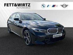 Saphirschwarz metallic Gebraucht 2024 BMW 330e M Sport Kombi | 44.990 € (Superpreis)