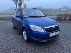 Blau Gebraucht 2013 Skoda Fabia Classic Kombi | 2.900 € (Etwas zu teuer)
