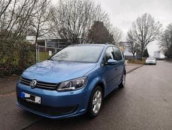 Blau Gebraucht 2012 VW Touran Van / Kleinbus | 5.700 € (Guter Preis)