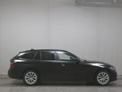 Schwarz Gebraucht 2020 BMW 320 Advantage Kombi | 18.980 € (Guter Preis)