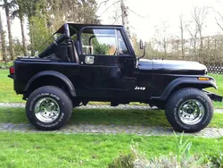 Schwarz Gebraucht 1986 Jeep CJ SUV | 29.800 €