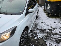 Weiß Gebraucht 2013 Ford Focus Kombi | 5.000 €