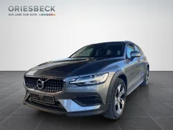 Osmium grey / Gebraucht 2021 Volvo V60 CC Kombi | 29.420 € (Fairer Preis)