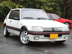 Weiß Gebraucht 1990 Peugeot 205 GTi Limousine | 12.000 €