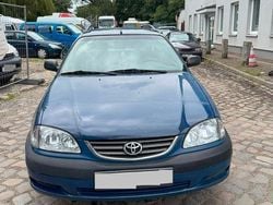 Weiß Gebraucht 2001 Toyota Avensis Limousine | 1.450 €