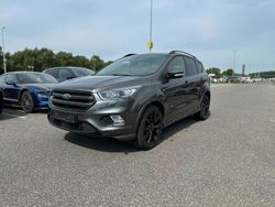 Grau Gebraucht 2018 Ford Kuga ST-Line SUV | 18.207 € (Teuer)