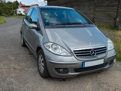 Grau Gebraucht 2007 Mercedes A180 Avantgarde Van / Kleinbus | 1.500 €