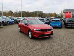 Rot Gebraucht 2023 Opel Astra Business Edition Limousine | 20.930 € (Etwas zu teuer)
