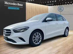 Weiß Gebraucht 2019 Mercedes B180 Van / Kleinbus | 21.440 € (Superpreis)