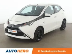Weiß Gebraucht 2015 Toyota Aygo X-play Kleinwagen | 7.590 € (Fairer Preis)