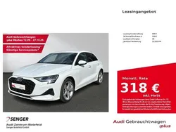 Gletscherweiß Gebraucht 2024 Audi A3 Ambiente Limousine | 35.490 € (Guter Preis)