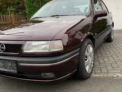 Violet Gebraucht 1994 Opel Vectra Limousine | 4.500 €