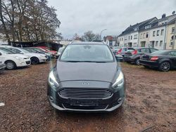 Grau Gebraucht 2018 Ford S-MAX Titanium Van / Kleinbus | 11.499 €