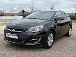 Schwarz Gebraucht 2016 Opel Astra Exklusiv Kombi | 7.590 € (Fairer Preis)